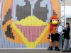 富山の競輪場でギネス世界記録達成 包み紙の「ライちゃん」モザイクアートで